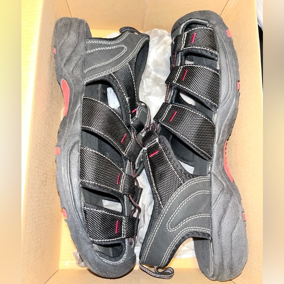 Alphine Design Sandals - Picture 3 of 4